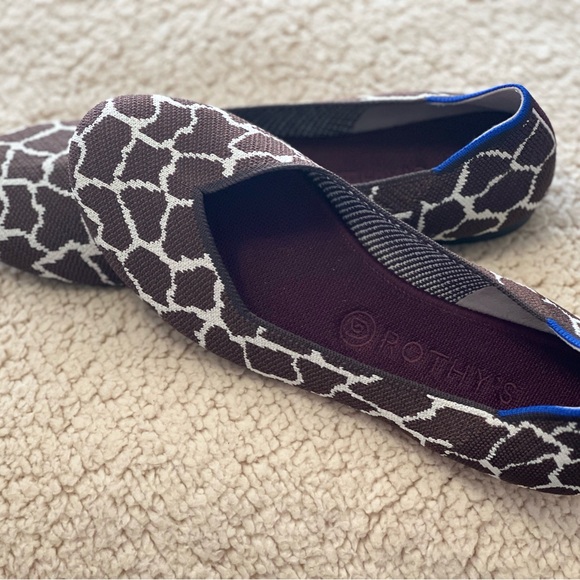 Rothy’s Brown Giraffe Print Round Toe Flats - Picture 3 of 9